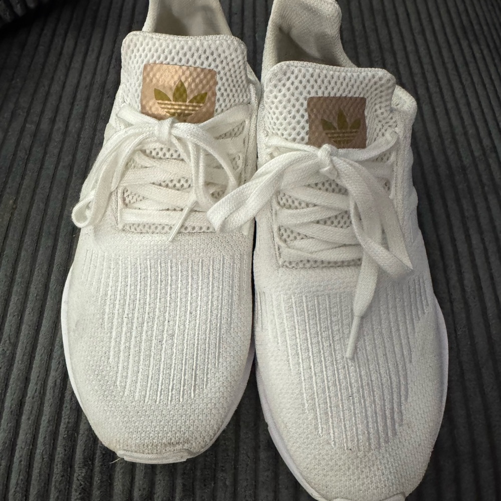 Adidas women’s sneakers